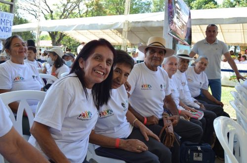 Más de 1.200 adultos mayores de los #42MotivosParaAvanzar participan del Encuentro Departamental en Popayán.