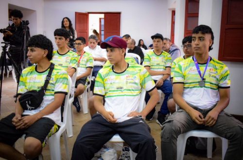 La Gobernación del Cauca a través de Indeportes, se enorgullece en celebrar el éxito de los representantes del Departamento ante el Campeonato Nacional de Cadetes y Juveniles Cali 2023, quienes desde sus habilidades y esfuerzo lograron obtener medalla de plata con la representación de Miguel Ángel Cabezas y medalla de bronce con representación de Julián Camacho, Santiago Guerrero, Juan Pablo Ceballos y Cristofer Gómez.